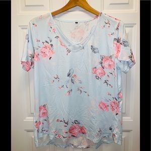 2 for $8 🌸 Strappy flora Tee XL